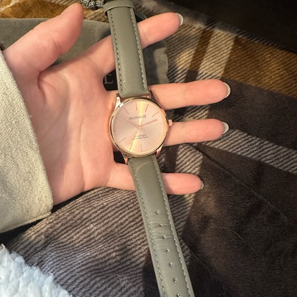 Monroé Watch - Picture 5 of 6